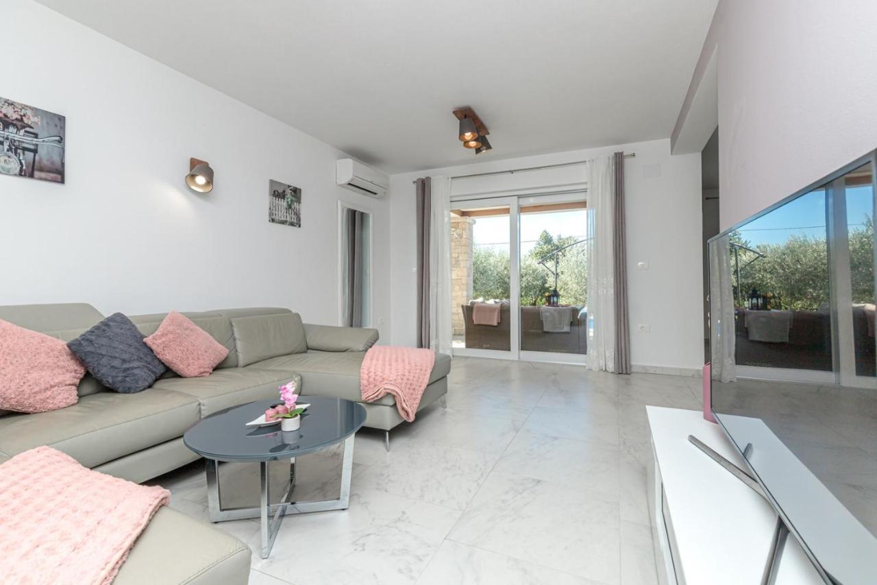 Villa Terlevic Selina Buitenkant foto